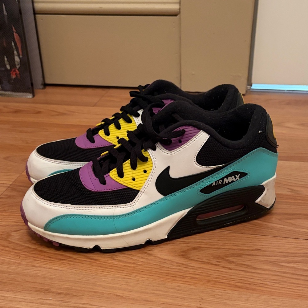 Nike Air Max 90 Essential 'Black Bright Violet'